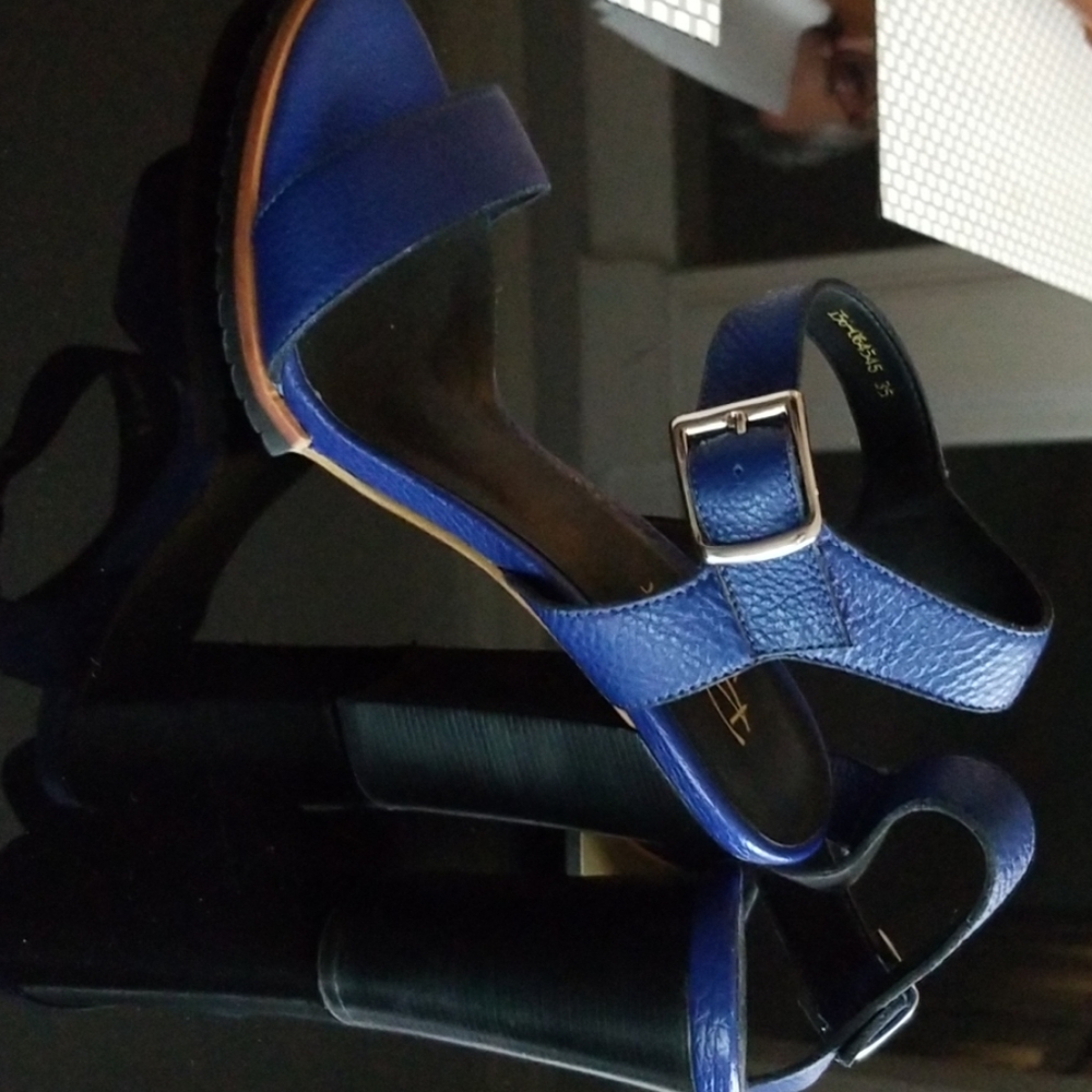 Open toe shoes - Picture 2 of 2